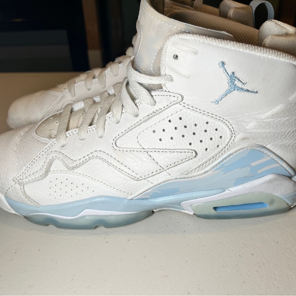 Air Jordan MVP GS 'Summit White Ice Blue Nike Kids Sneakers White and Light Blue